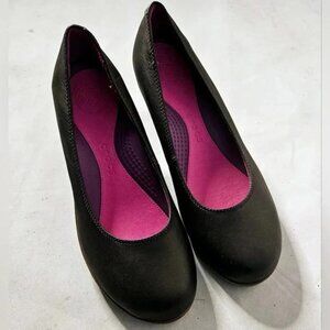 Crocs Brown Leather Upper A Leigh Wedge Platform Round Toe  Heel 2 5  sz 8 US